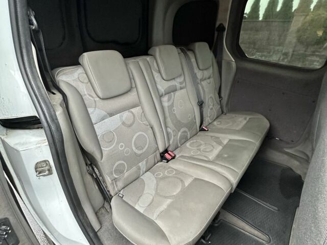 Белый Рено Кенгу, объемом двигателя 1.5 л и пробегом 328 тыс. км за 5000 $, фото 4 на Automoto.ua