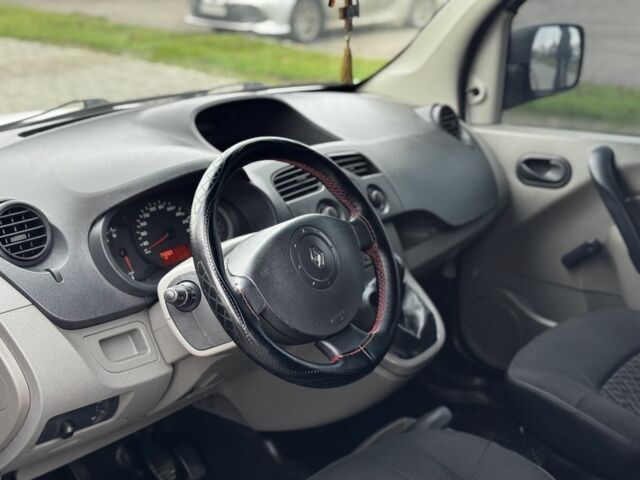 Белый Рено Кенгу, объемом двигателя 1.5 л и пробегом 249 тыс. км за 5300 $, фото 7 на Automoto.ua