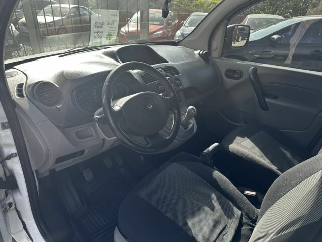 Рено Кенгу 2008 в Николаеве на Automoto.ua Белый Рено Кенгу, объемом двигателя 1.5 л и пробегом 230 тыс. км за 5200 $, фото 6 на Automoto.ua