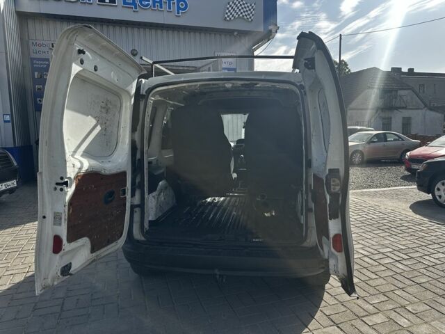 Рено Кенгу 2008 в Николаеве на Automoto.ua Белый Рено Кенгу, объемом двигателя 1.5 л и пробегом 230 тыс. км за 5200 $, фото 10 на Automoto.ua