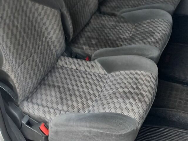 Белый Рено Кенгу, объемом двигателя 1.5 л и пробегом 240 тыс. км за 4681 $, фото 5 на Automoto.ua