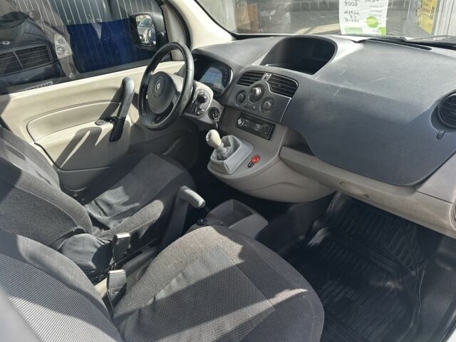 Рено Кенгу 2008 в Николаеве на Automoto.ua Белый Рено Кенгу, объемом двигателя 1.5 л и пробегом 230 тыс. км за 5200 $, фото 8 на Automoto.ua