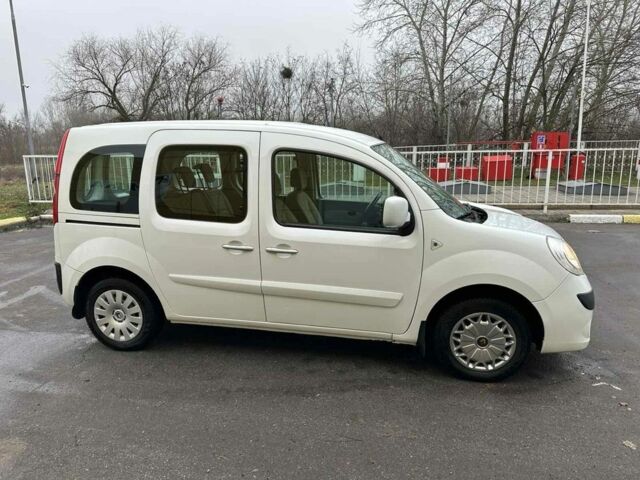 Белый Рено Кенгу, объемом двигателя 1.5 л и пробегом 190 тыс. км за 7500 $, фото 5 на Automoto.ua