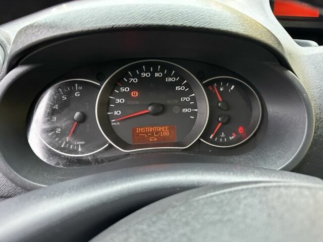 Белый Рено Кенгу, объемом двигателя 1.5 л и пробегом 190 тыс. км за 7500 $, фото 22 на Automoto.ua