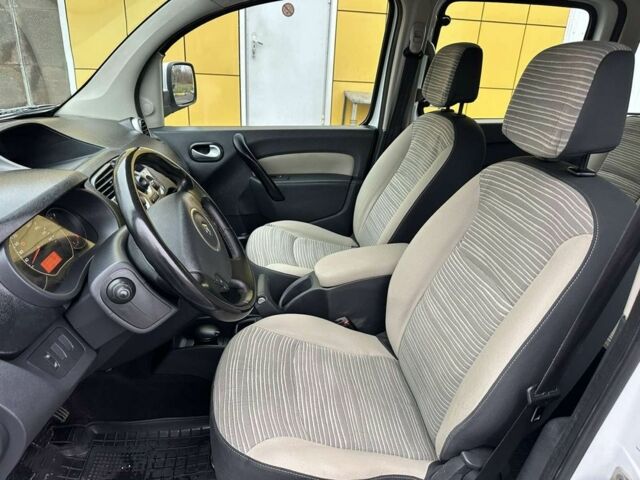 Белый Рено Кенгу, объемом двигателя 1.5 л и пробегом 190 тыс. км за 7500 $, фото 20 на Automoto.ua