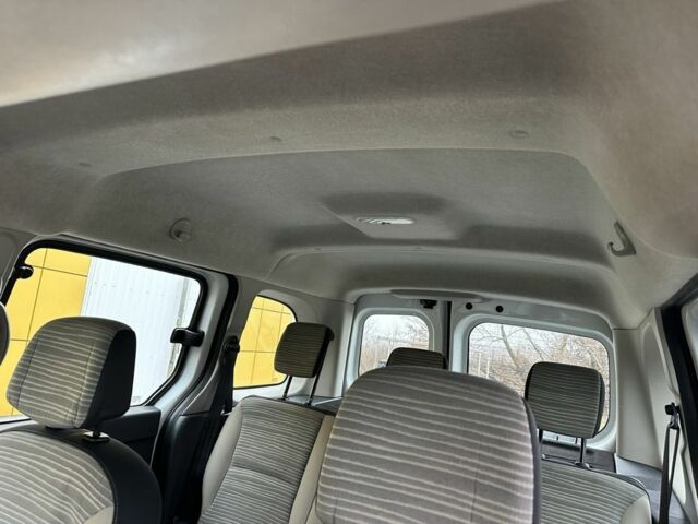 Белый Рено Кенгу, объемом двигателя 1.5 л и пробегом 190 тыс. км за 7500 $, фото 18 на Automoto.ua