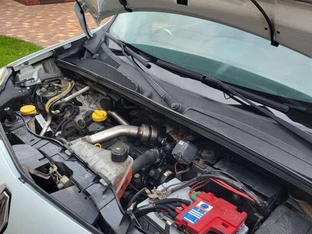 Рено Кєнгу 2011 у Смеле на Automoto.ua Білий Рено Кєнгу, об'ємом двигуна 1.5 л та пробігом 353 тис. км за 4750 $, фото 9 на Automoto.ua