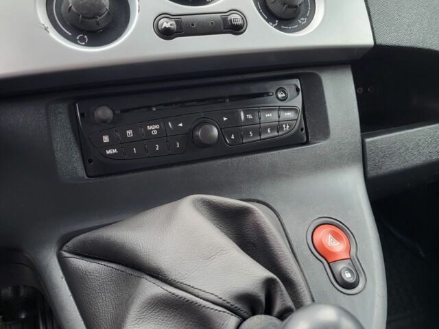 Рено Кєнгу 2011 у Смеле на Automoto.ua Білий Рено Кєнгу, об'ємом двигуна 1.5 л та пробігом 353 тис. км за 4750 $, фото 16 на Automoto.ua