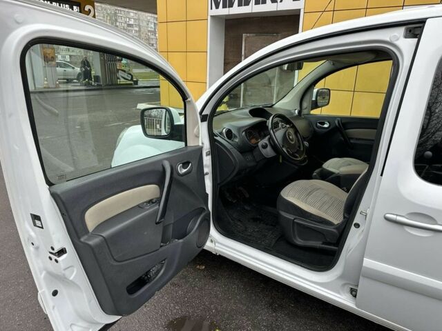 Белый Рено Кенгу, объемом двигателя 1.5 л и пробегом 190 тыс. км за 7500 $, фото 21 на Automoto.ua