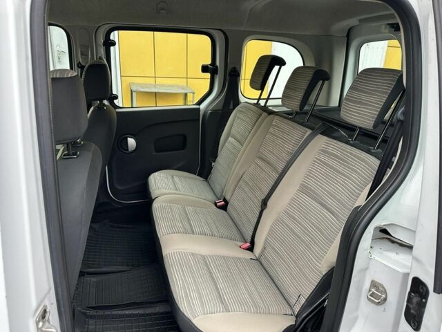 Белый Рено Кенгу, объемом двигателя 1.5 л и пробегом 190 тыс. км за 7500 $, фото 17 на Automoto.ua