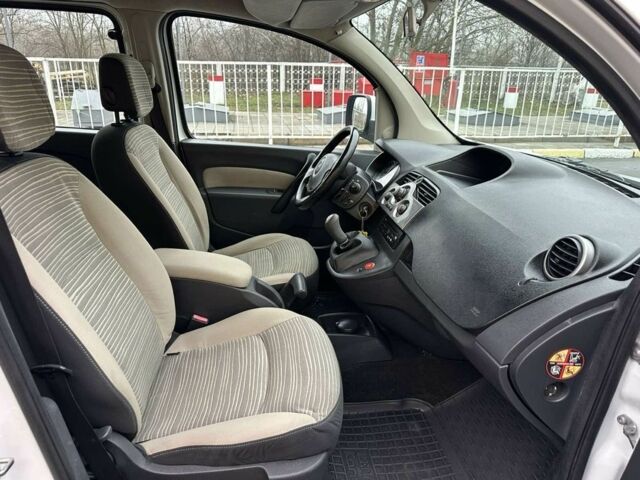 Белый Рено Кенгу, объемом двигателя 1.5 л и пробегом 190 тыс. км за 7500 $, фото 8 на Automoto.ua