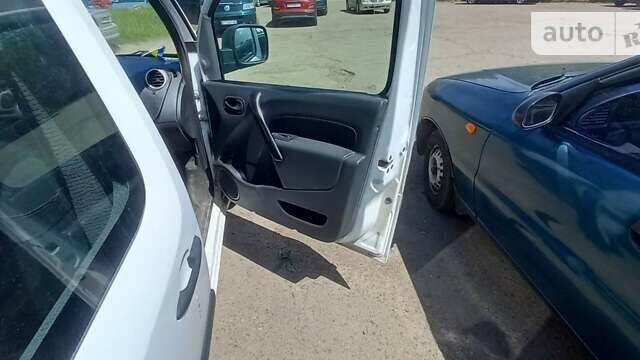 Білий Рено Кєнгу, об'ємом двигуна 1.5 л та пробігом 129 тис. км за 4000 $, фото 2 на Automoto.ua