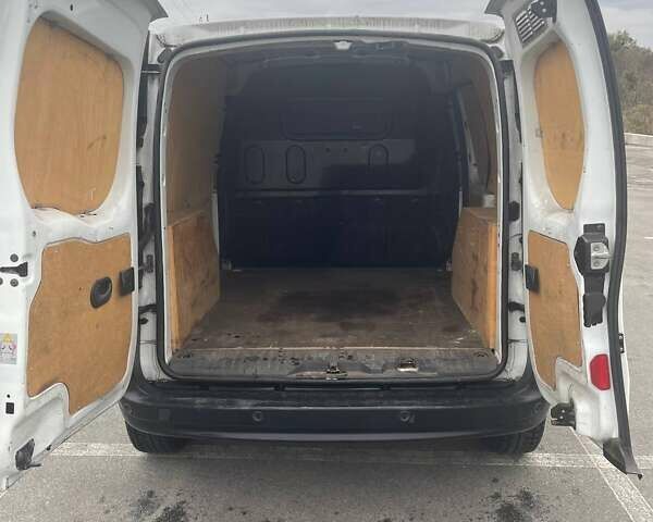 Білий Рено Кєнгу, об'ємом двигуна 1.46 л та пробігом 221 тис. км за 4500 $, фото 7 на Automoto.ua