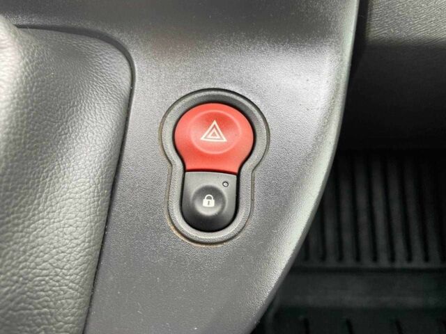 Белый Рено Кенгу, объемом двигателя 1.6 л и пробегом 188 тыс. км за 8990 $, фото 20 на Automoto.ua