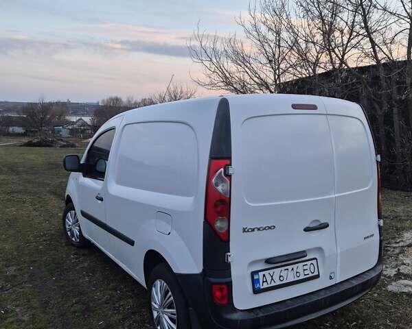 Белый Рено Кенгу, объемом двигателя 1.46 л и пробегом 264 тыс. км за 4500 $, фото 6 на Automoto.ua