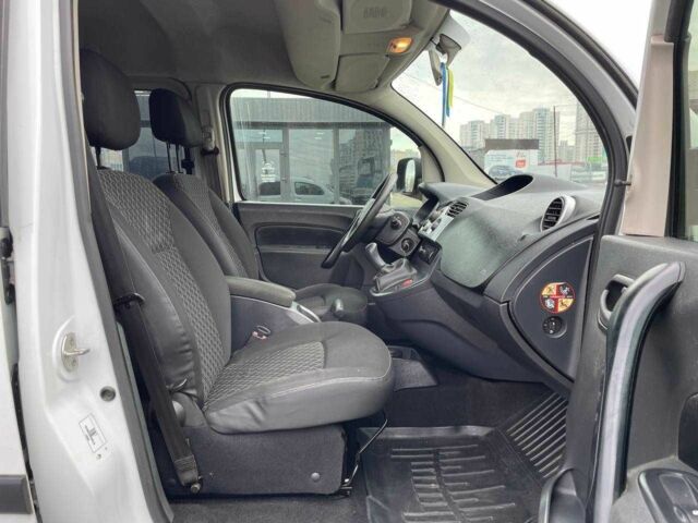 Белый Рено Кенгу, объемом двигателя 1.6 л и пробегом 188 тыс. км за 8990 $, фото 10 на Automoto.ua