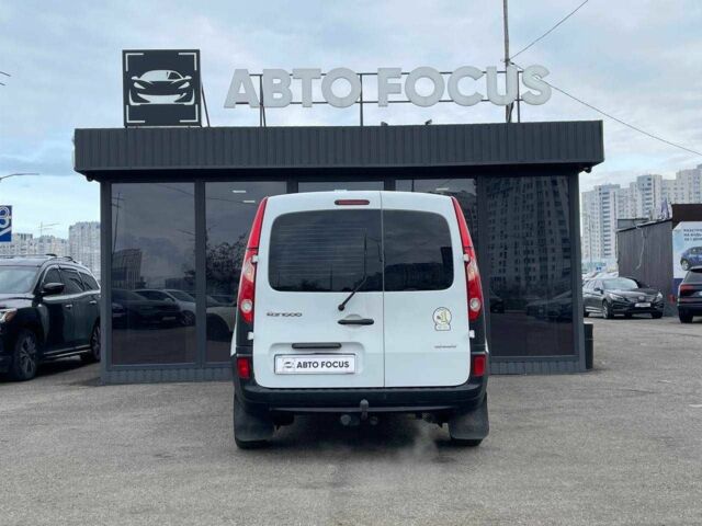 Белый Рено Кенгу, объемом двигателя 1.6 л и пробегом 188 тыс. км за 8990 $, фото 6 на Automoto.ua