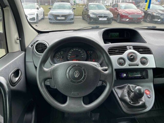 Белый Рено Кенгу, объемом двигателя 1.6 л и пробегом 188 тыс. км за 8990 $, фото 12 на Automoto.ua