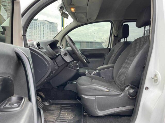 Белый Рено Кенгу, объемом двигателя 1.6 л и пробегом 188 тыс. км за 8990 $, фото 8 на Automoto.ua