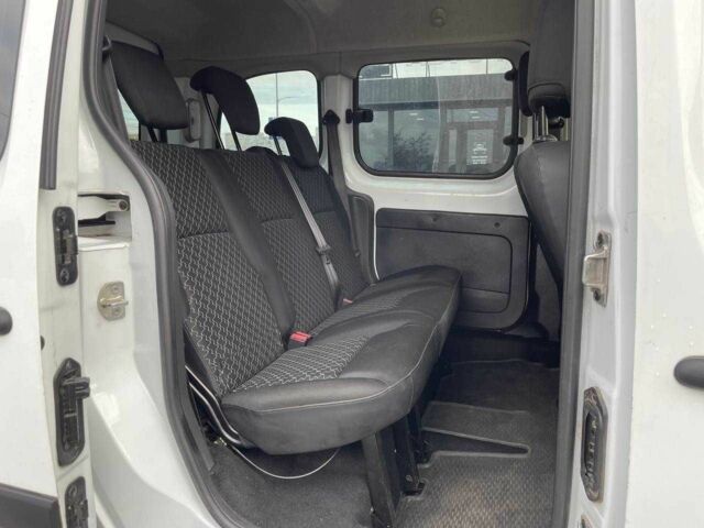 Белый Рено Кенгу, объемом двигателя 1.6 л и пробегом 188 тыс. км за 8990 $, фото 9 на Automoto.ua