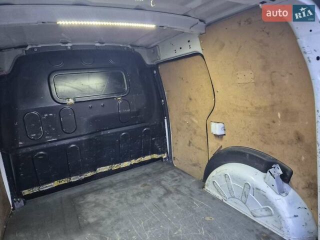 Белый Рено Кенгу, объемом двигателя 1.46 л и пробегом 264 тыс. км за 4500 $, фото 29 на Automoto.ua