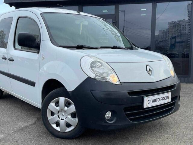 Белый Рено Кенгу, объемом двигателя 1.6 л и пробегом 188 тыс. км за 8990 $, фото 1 на Automoto.ua