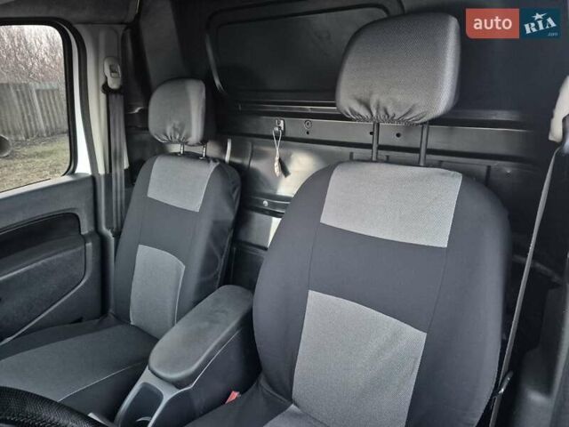 Белый Рено Кенгу, объемом двигателя 1.46 л и пробегом 264 тыс. км за 4500 $, фото 13 на Automoto.ua
