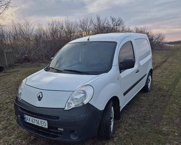 Белый Рено Кенгу, объемом двигателя 1.46 л и пробегом 264 тыс. км за 4500 $, фото 1 на Automoto.ua