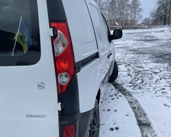 Белый Рено Кенгу, объемом двигателя 0 л и пробегом 53 тыс. км за 8100 $, фото 7 на Automoto.ua