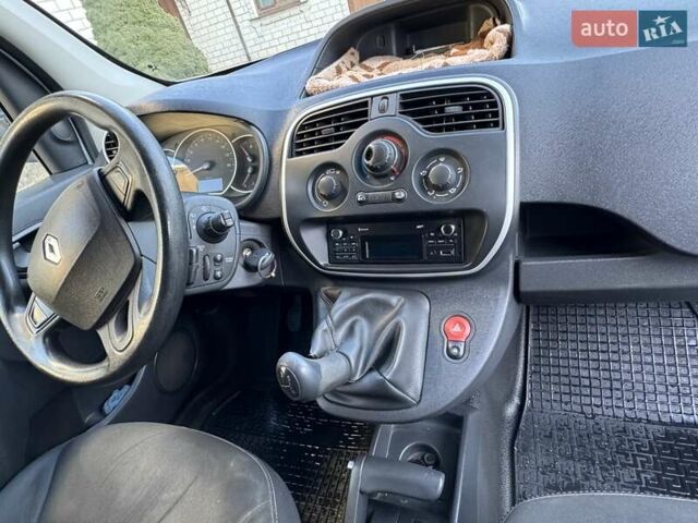 Белый Рено Кенгу, объемом двигателя 1.46 л и пробегом 207 тыс. км за 8500 $, фото 12 на Automoto.ua