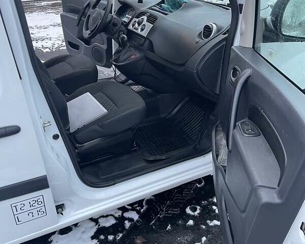 Белый Рено Кенгу, объемом двигателя 0 л и пробегом 53 тыс. км за 8100 $, фото 16 на Automoto.ua