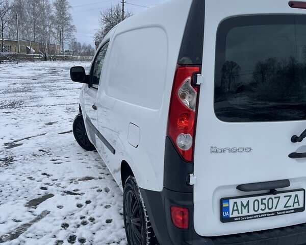 Белый Рено Кенгу, объемом двигателя 0 л и пробегом 53 тыс. км за 8100 $, фото 6 на Automoto.ua