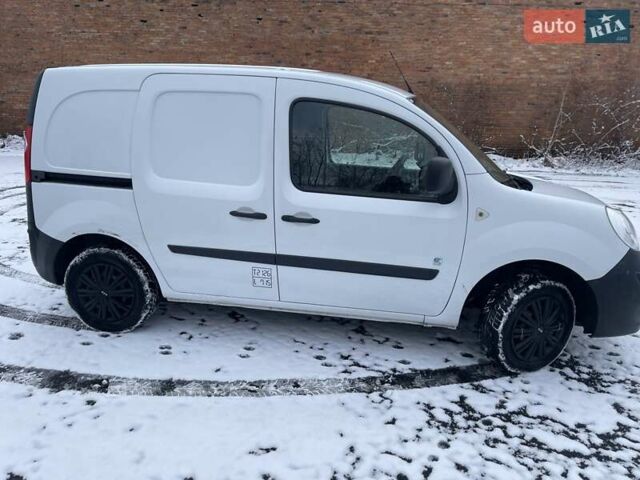 Белый Рено Кенгу, объемом двигателя 0 л и пробегом 53 тыс. км за 8100 $, фото 3 на Automoto.ua