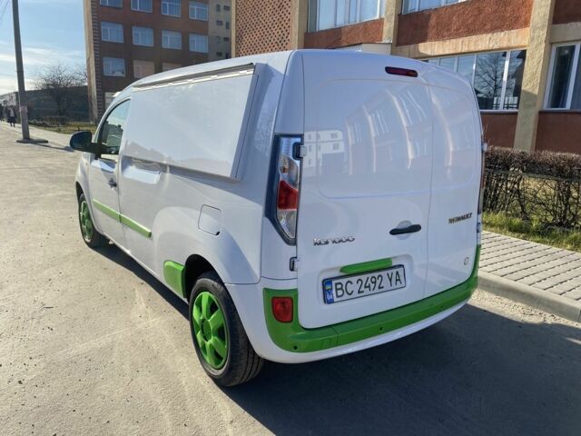 Білий Рено Кєнгу, об'ємом двигуна 0 л та пробігом 60 тис. км за 7249 $, фото 3 на Automoto.ua