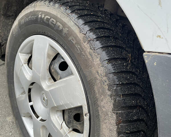 Белый Рено Кенгу, объемом двигателя 1.46 л и пробегом 145 тыс. км за 5999 $, фото 10 на Automoto.ua