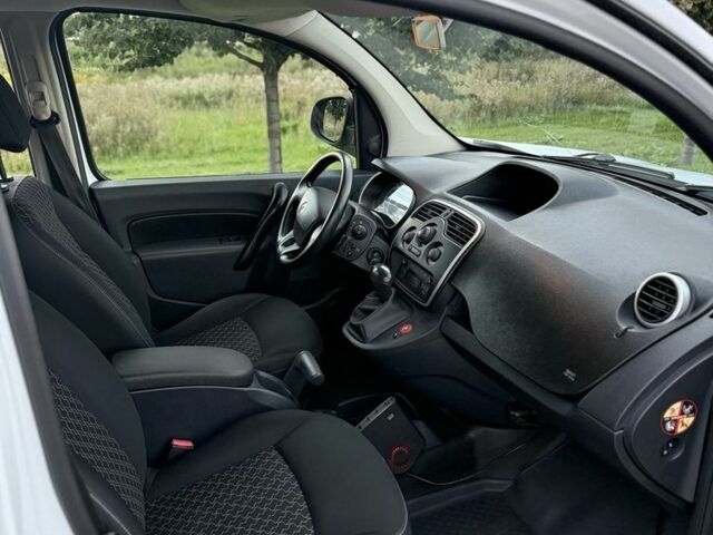 Рено Кенгу 2014 в Ирпене на Automoto.ua Белый Рено Кенгу, объемом двигателя 0 л и пробегом 110 тыс. км за 10500 $, фото 7 на Automoto.ua