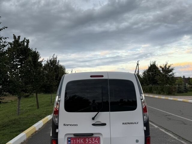 Рено Кенгу 2014 в Ирпене на Automoto.ua Белый Рено Кенгу, объемом двигателя 0 л и пробегом 110 тыс. км за 10500 $, фото 3 на Automoto.ua