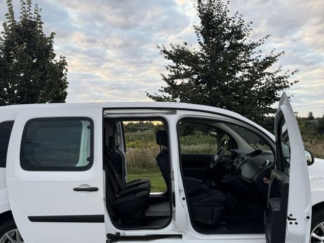 Рено Кенгу 2014 в Ирпене на Automoto.ua Белый Рено Кенгу, объемом двигателя 0 л и пробегом 110 тыс. км за 10500 $, фото 5 на Automoto.ua