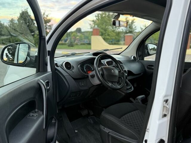 Рено Кенгу 2014 в Ирпене на Automoto.ua Белый Рено Кенгу, объемом двигателя 0 л и пробегом 110 тыс. км за 10500 $, фото 9 на Automoto.ua