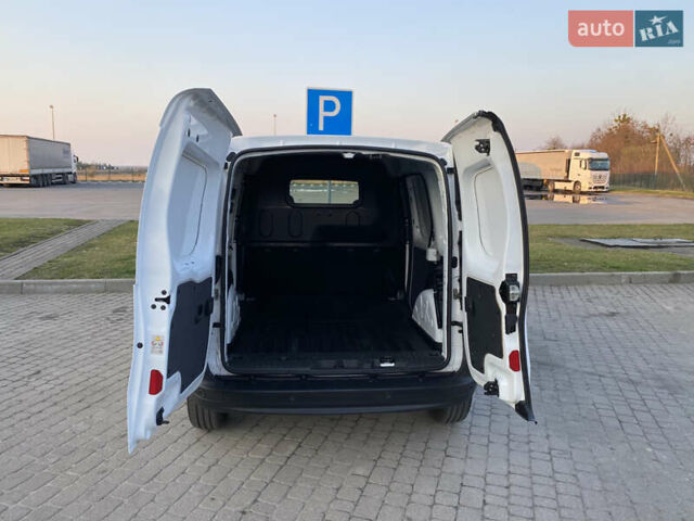 Белый Рено Кенгу, объемом двигателя 1.5 л и пробегом 238 тыс. км за 8450 $, фото 42 на Automoto.ua