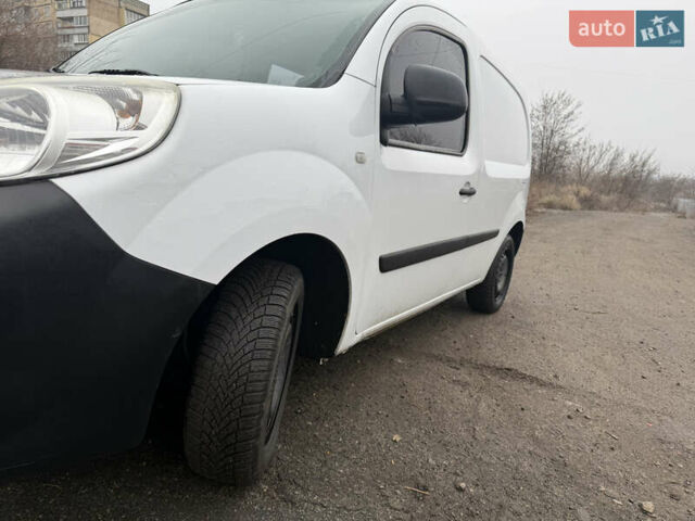 Белый Рено Кенгу, объемом двигателя 1.5 л и пробегом 269 тыс. км за 7800 $, фото 13 на Automoto.ua