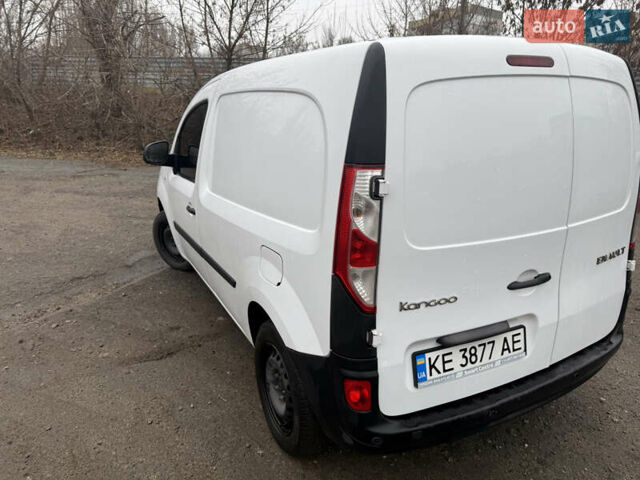Белый Рено Кенгу, объемом двигателя 1.5 л и пробегом 269 тыс. км за 7800 $, фото 10 на Automoto.ua
