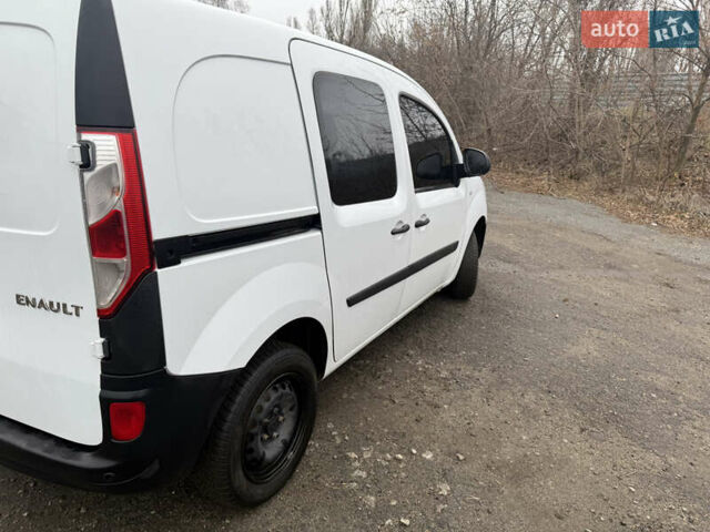 Белый Рено Кенгу, объемом двигателя 1.5 л и пробегом 269 тыс. км за 7800 $, фото 7 на Automoto.ua