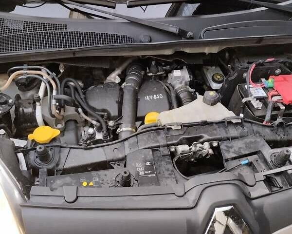 Белый Рено Кенгу, объемом двигателя 1.46 л и пробегом 190 тыс. км за 7900 $, фото 2 на Automoto.ua