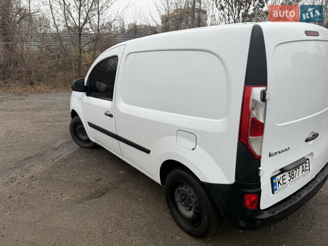 Белый Рено Кенгу, объемом двигателя 1.5 л и пробегом 269 тыс. км за 7800 $, фото 11 на Automoto.ua