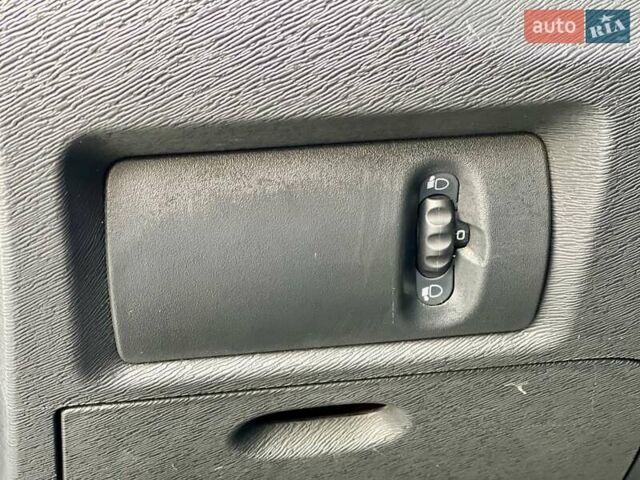 Белый Рено Кенгу, объемом двигателя 1.46 л и пробегом 234 тыс. км за 7000 $, фото 13 на Automoto.ua