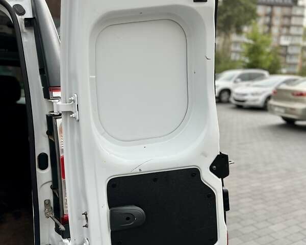 Белый Рено Кенгу, объемом двигателя 1.46 л и пробегом 234 тыс. км за 7000 $, фото 25 на Automoto.ua
