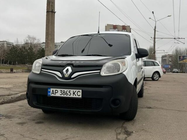 Белый Рено Кенгу, объемом двигателя 1.5 л и пробегом 2 тыс. км за 9100 $, фото 6 на Automoto.ua