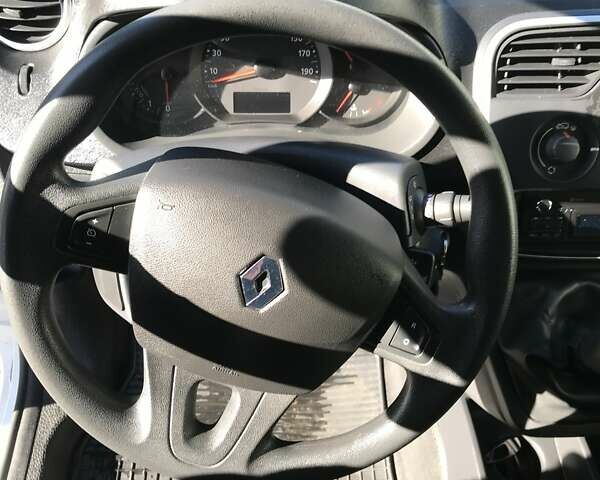 Белый Рено Кенгу, объемом двигателя 1.46 л и пробегом 148 тыс. км за 8949 $, фото 7 на Automoto.ua