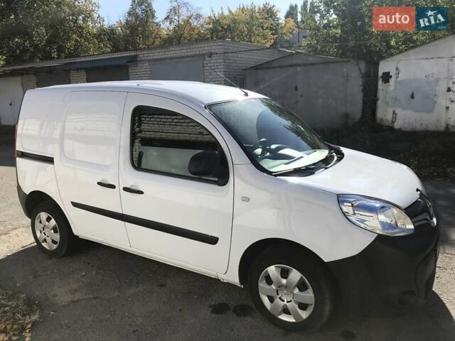 Белый Рено Кенгу, объемом двигателя 1.46 л и пробегом 148 тыс. км за 8949 $, фото 1 на Automoto.ua